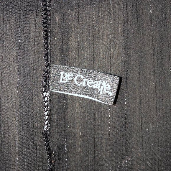 Stunning beach cover up - Picture 2 of 3